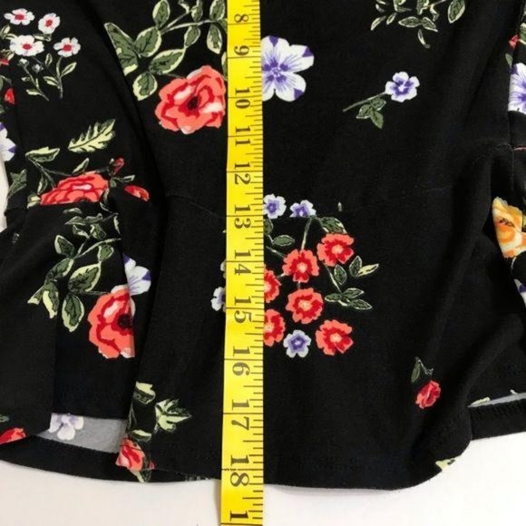 Derek Heart Black Small Floral Peplum Hem Top - Picture 6 of 7